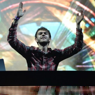 Zedd mezcla el tema 