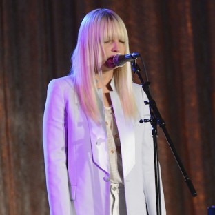 Ve el detrás de escenas del video de 