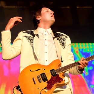 Arcade Fire interpreta 
