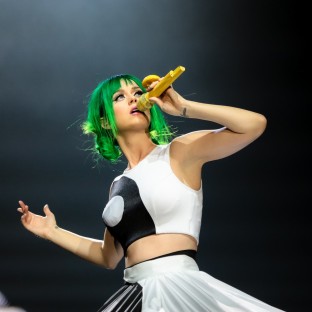 Katy Perry se convierte en la que más ha vendido música digital en la historia