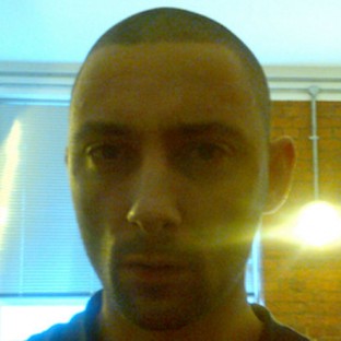 Publica selfie y nota hablando de nueva música