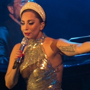 Lady Gaga y Tony Bennet juntos en celebración de año nuevo en Las Vegas