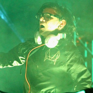 Skrillex enseña al director Ron Howard a mezclar en documental 'Made in America'