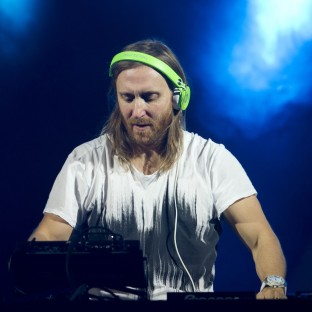 David Guetta tiene una canción perfecta para Miley Cyrus