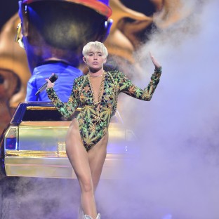 Bangerz de Miley Cyrus, alcanza el millón de copias vendidas