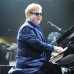 Elton John habla sobre los derechos homosexuales y política global