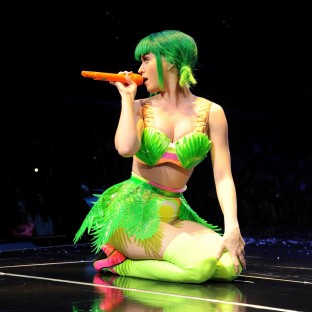 Según Katy Perry, habrá una selfie de ella en todos los iPhones 6