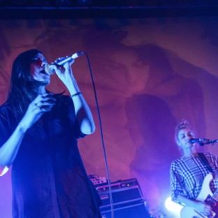 Warpaint critica a Rihanna y a Beyoncé por música hiper-sexual