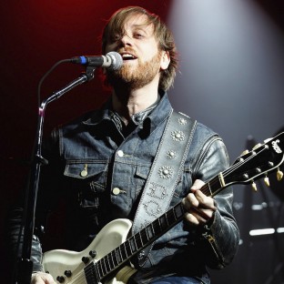 La banda The Black Keys en Glastonbury 2014, todo su concierto