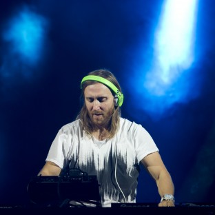 Ve el video animado de David Guetta para 