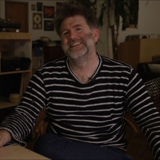 Escúchalo a él, Lauren Mayberry, y más hablar de Her